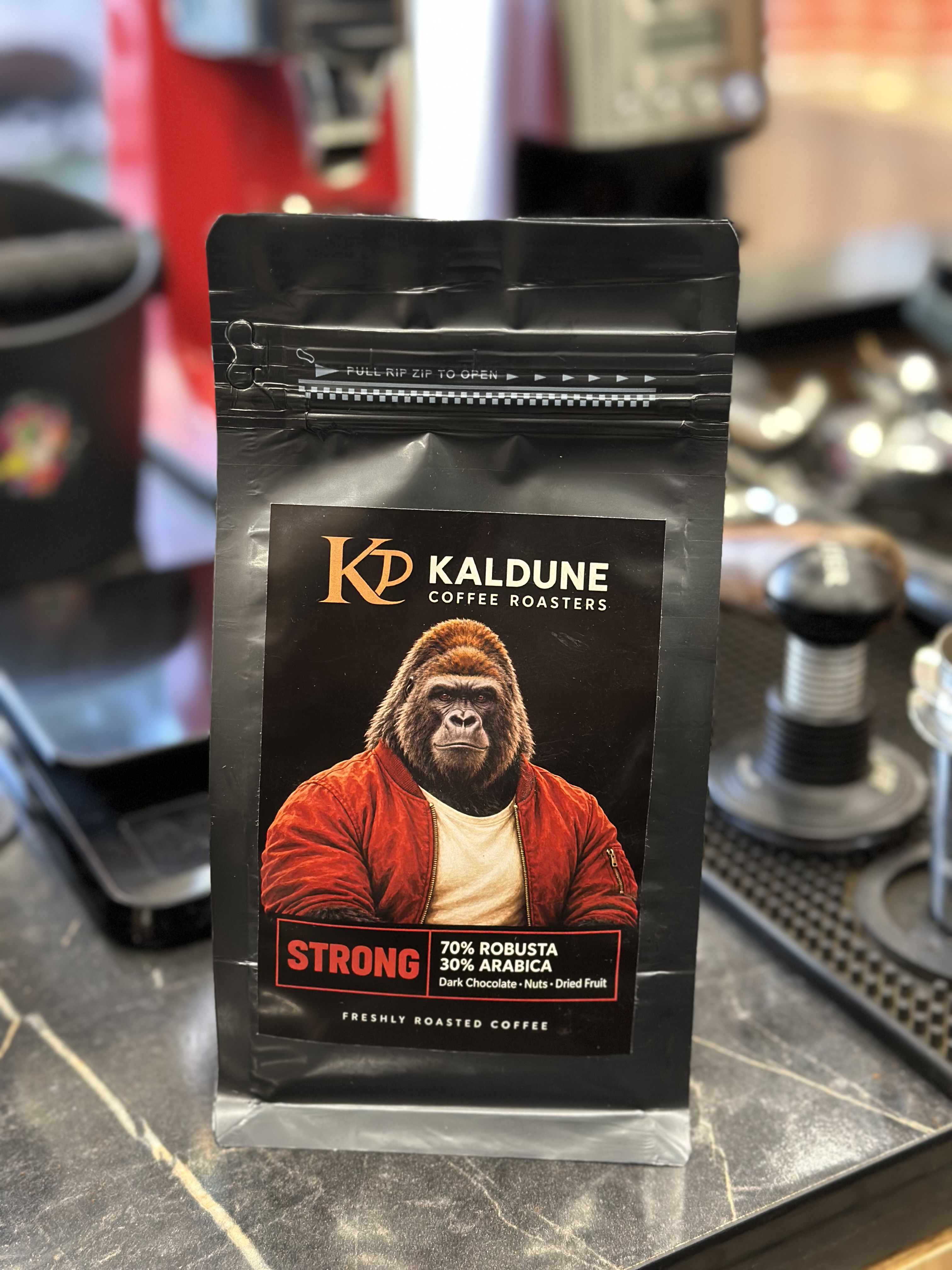 قهوه استرانگ (Strong blend) - ۷۰٪ روبوستا و ۳۰٪ عربیکا